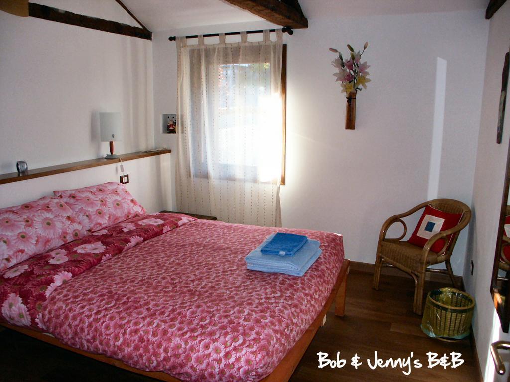 Bob And Jenny'S B&B Vicence Chambre photo